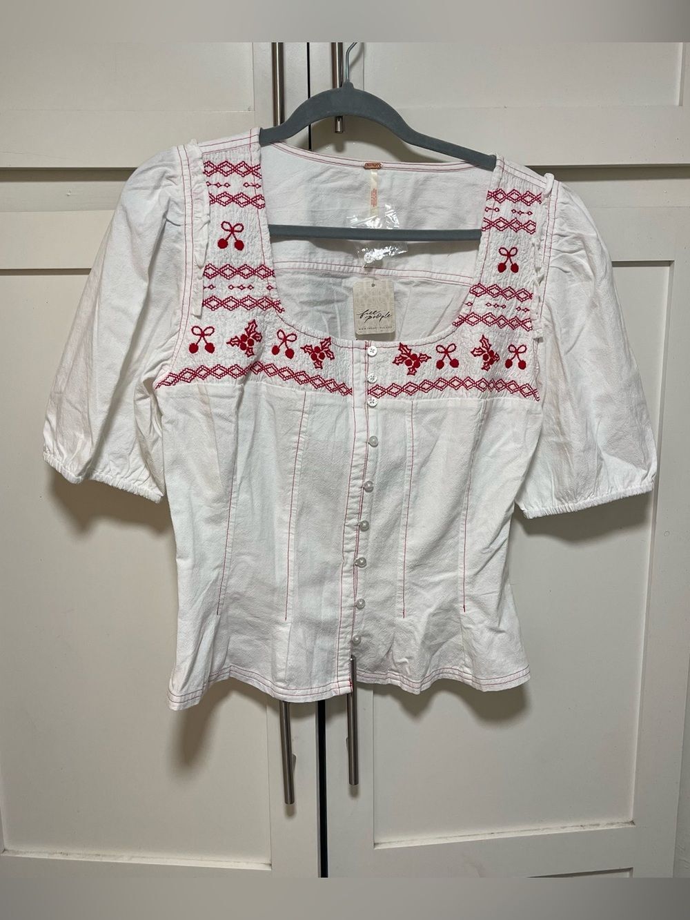 Free People Holly Embroidered Folk Top Sz L NWT - Picture 3 of 6